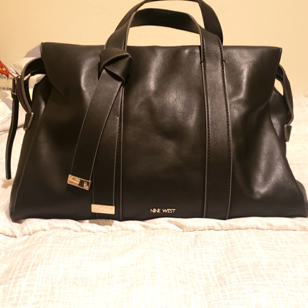 NINE WEST BLACK TOTE HANDBAG